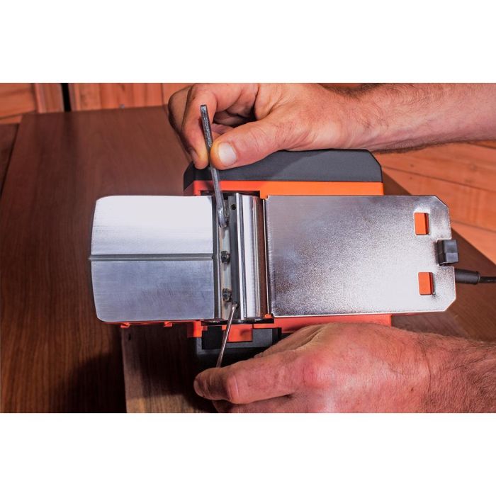 S.of. cepillo eléctrico 710w bew712-qs black+decker 6