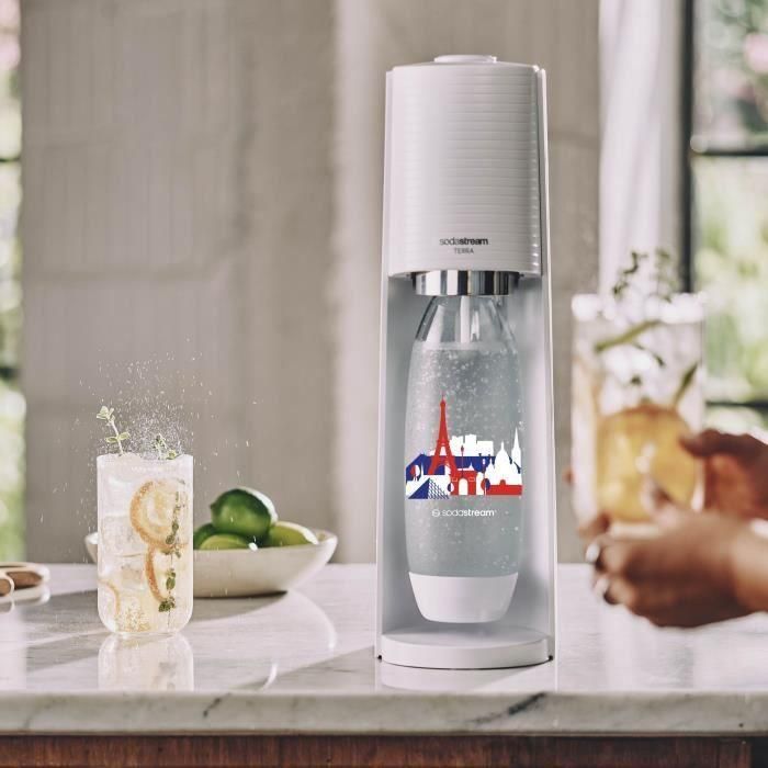 SODASTREAM Terra - Máquina de agua con gas blanca + 1 botella Fuse edición francesa de 1L + 1 recambio de gas Clip-on de 60L 3 SODASTREAM Terra - Máquina de agua con gas blanca + 1 botella Fuse edición francesa de 1L + 1 recambio de gas Clip-on de 60L 3