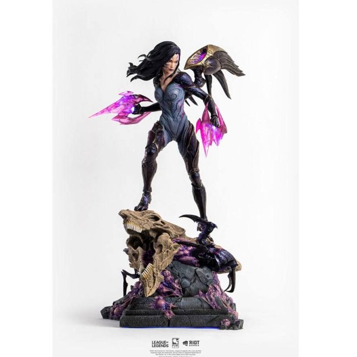 Figura League of Legends Kai'Sa 1/4 en poliresina con luz, 35x35.3x58.8 cm, edición limitada 2000 unidades Figura League of Legends Kai'Sa 1/4 en poliresina con luz, 35x35.3x58.8 cm, edición limitada 2000 unidades