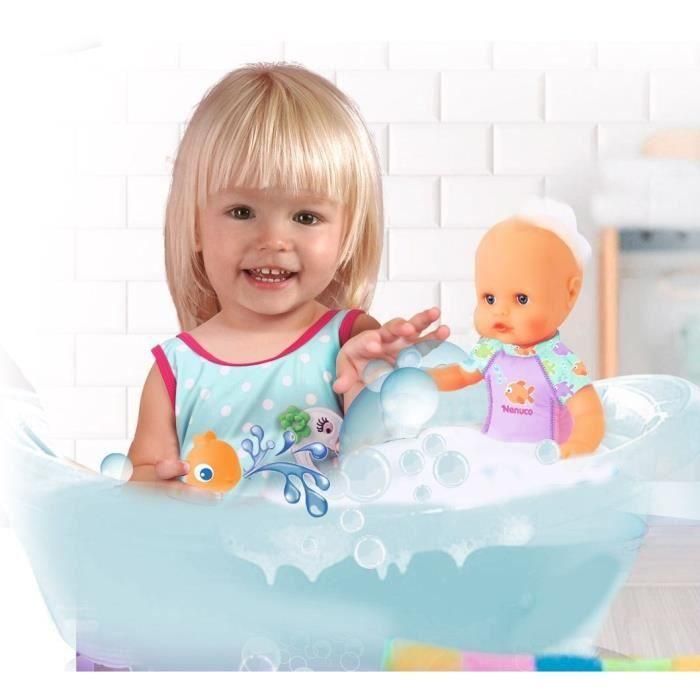 Nenuco NFN88 Muñeca Bebé Mi Primer Baño con Pez, 35 cm, A partir de 10 meses 1