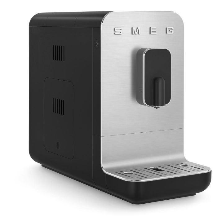 Smeg Cafetera Superautomática Negra BCC11BLMEU 4