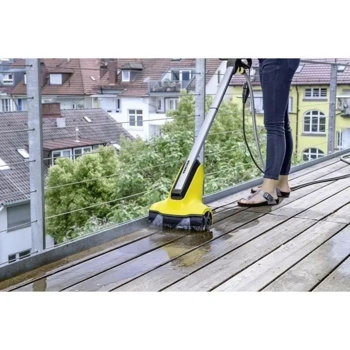 Karcher Limpiador de Patio PCL 4 con Cepillos Eléctricos para Suciedad y Rociadores de Agua 3
