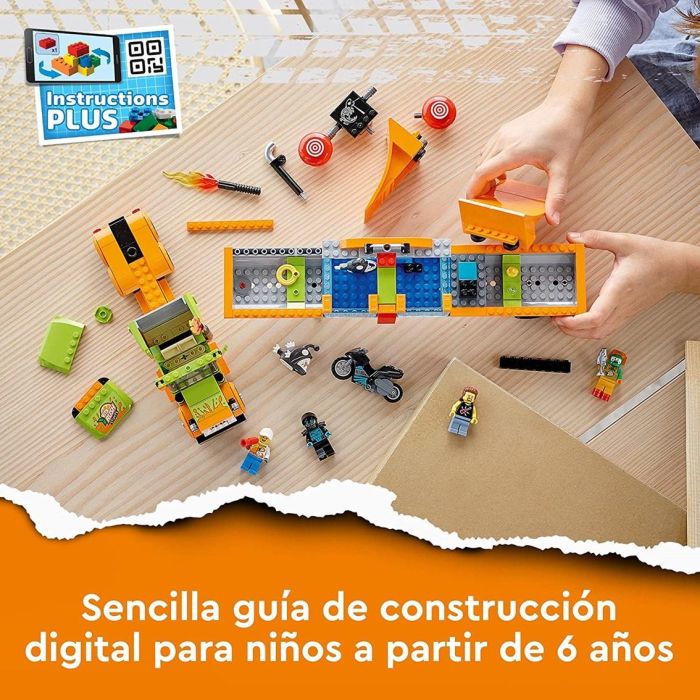 Lego City Espectáculo Acrobático: Camión Set de Juguete para Niños a partir de 6 años con Moto Acrobática y Accesorios 1