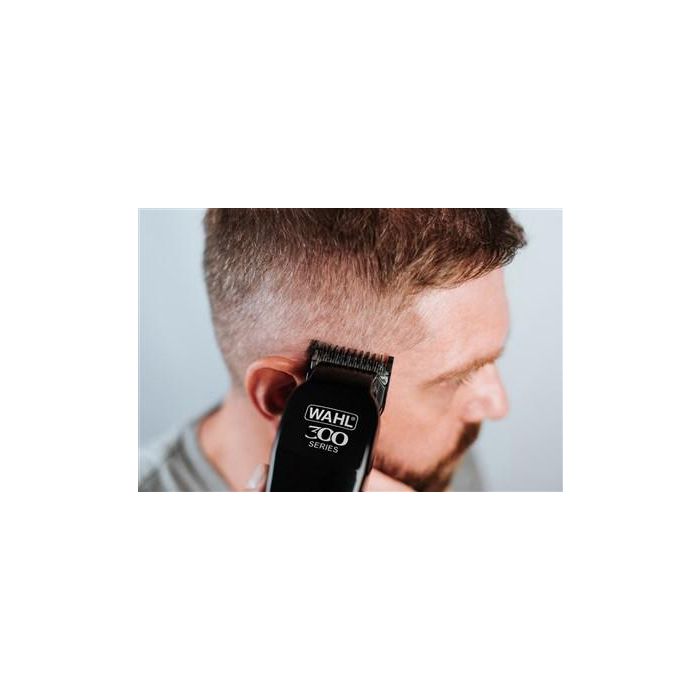 Wahl WAH1713654492082 Cortapelos y Barba Home Pro 300 Inalámbrico, 120 min, 10W, 11 Peines, Negro 5 Wahl WAH1713654492082 Cortapelos y Barba Home Pro 300 Inalámbrico, 120 min, 10W, 11 Peines, Negro 5