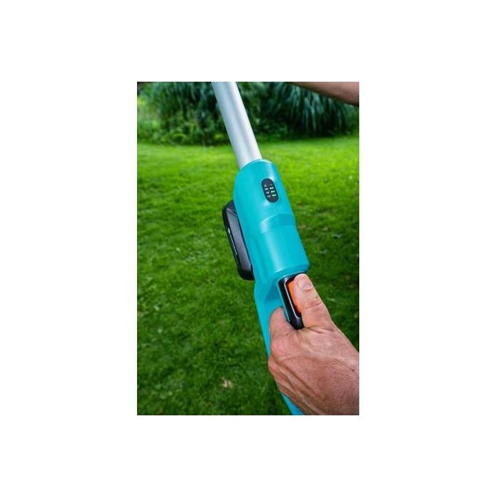 Gardena Akku-Teleskop-Heckenschere THS 42/18V P4A solo 2