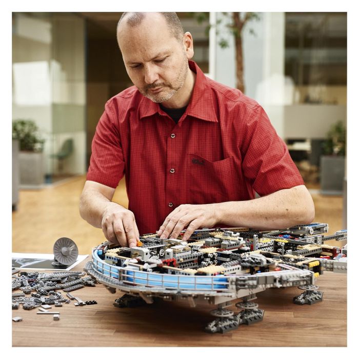 LEGO Star Wars Millennium Falcon 7541 Piezas, Set de Construcción para Adultos, Réplica de la Nave Espacial, 16+ Años LEGO Star Wars Millennium Falcon 7541 Piezas, Set de Construcción para Adultos, Réplica de la Nave Espacial, 16+ Años