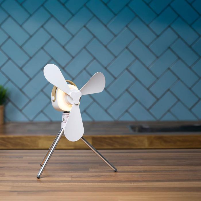 Ventilador recargable de mesa usb, con aspas, 4 velocidades con mando 4 Ventilador recargable de mesa usb, con aspas, 4 velocidades con mando 4