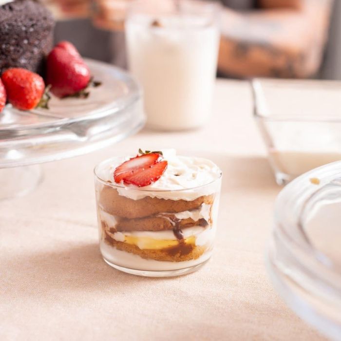 La Mediterranea Vaso Chiquito 240 ml. Dimensiones: 8,1 cm (Ancho) x 5,8 cm (Alto) x 7,9 cm (Largo) (24 Unidades) La Mediterranea Vaso Chiquito 240 ml. Dimensiones: 8,1 cm (Ancho) x 5,8 cm (Alto) x 7,9 cm (Largo) (24 Unidades)