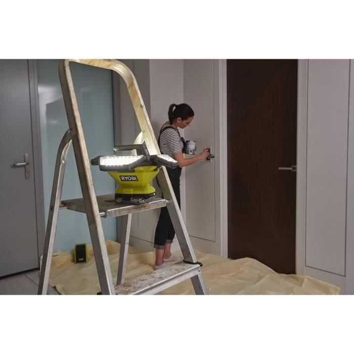 Ryobi RYO4892210239747 Foco LED 360° 18V con 4 paneles de luz y 3 intensidades: 3.500 / 2.000 / 1.000 / 500 lúmenes 2