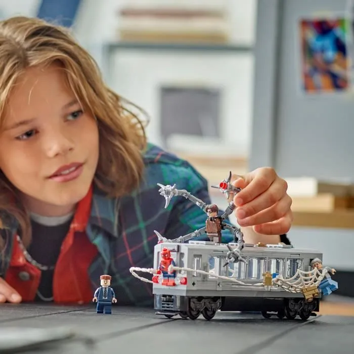 Lego Marvel 76321 Escena de tren de Spider-Man y Doctor Octopus Juguete para niños de 9 años 4