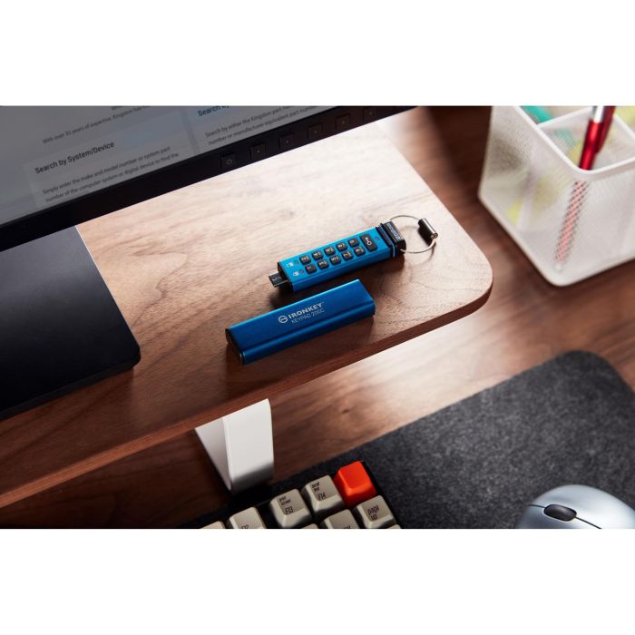 Kingston IronKey Keypad 200C - Memoria USB-C 256GB, Seguridad AES-256 con Teclado, FIPS 140-3, Resistente al Agua IP68 6