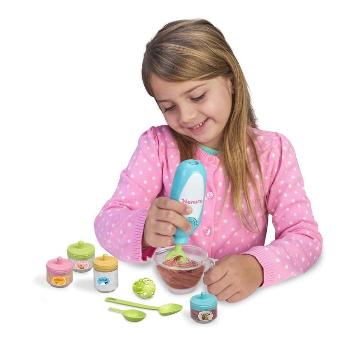 Nenuco Muñeco ¿Qué comemos hoy? con Batidora normal y de reposteria, muchos accesorios, 42 cm para niños de +3 años 3 Nenuco Muñeco ¿Qué comemos hoy? con Batidora normal y de reposteria, muchos accesorios, 42 cm para niños de +3 años 3
