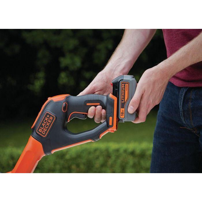 Desbrozadora de hilo de 30 cm con batería de LITIO 18 V BLACK & DECKER POWERCOMMAND - 4 Ah - 1 batería - 1 bobina de 10 m de línea de 1,6 mm - 1 cargador 3 Desbrozadora de hilo de 30 cm con batería de LITIO 18 V BLACK & DECKER POWERCOMMAND - 4 Ah - 1 batería - 1 bobina de 10 m de línea de 1,6 mm - 1 cargador 3