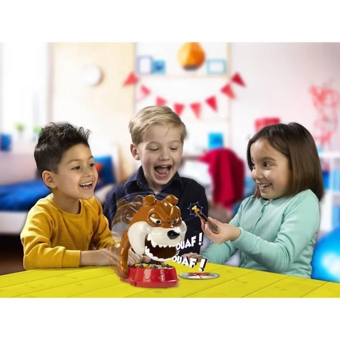 Goliath Croc Dog Juego Infantil El perro Fang vigila celosamente su cuenco lleno de huesos 3