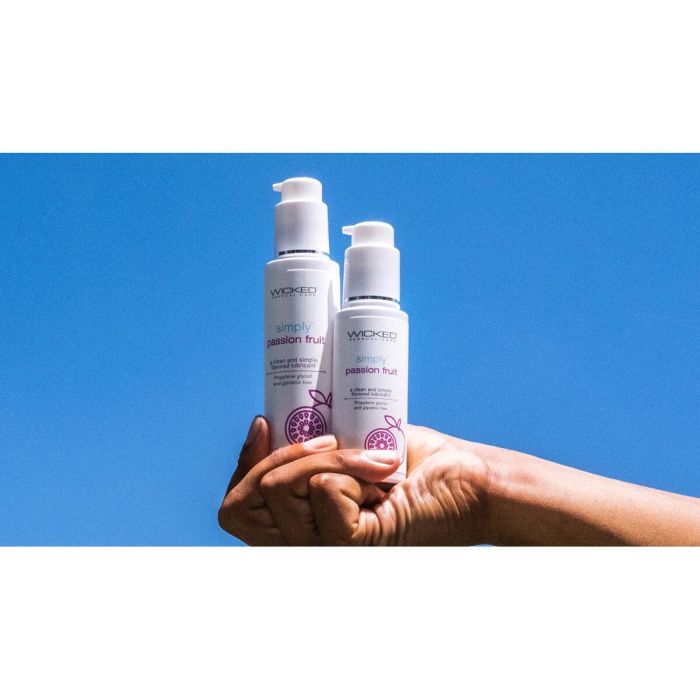Lubricante Wicked Sensual Care Fruta de la Pasión 120 ml 2 Lubricante Wicked Sensual Care Fruta de la Pasión 120 ml 2