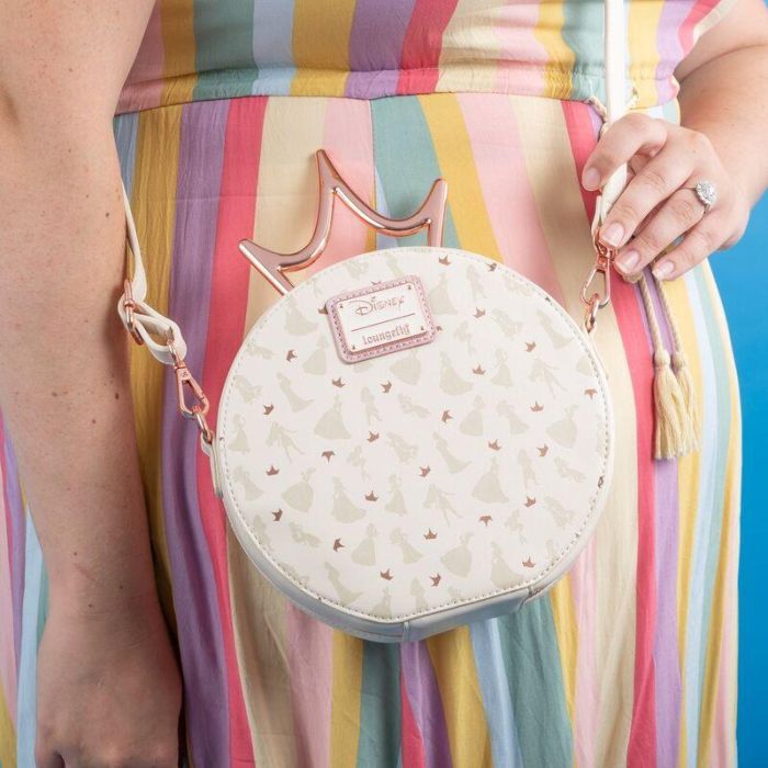 Bolso Ultimate Corona Metal Princesas Disney Loungefly 4
