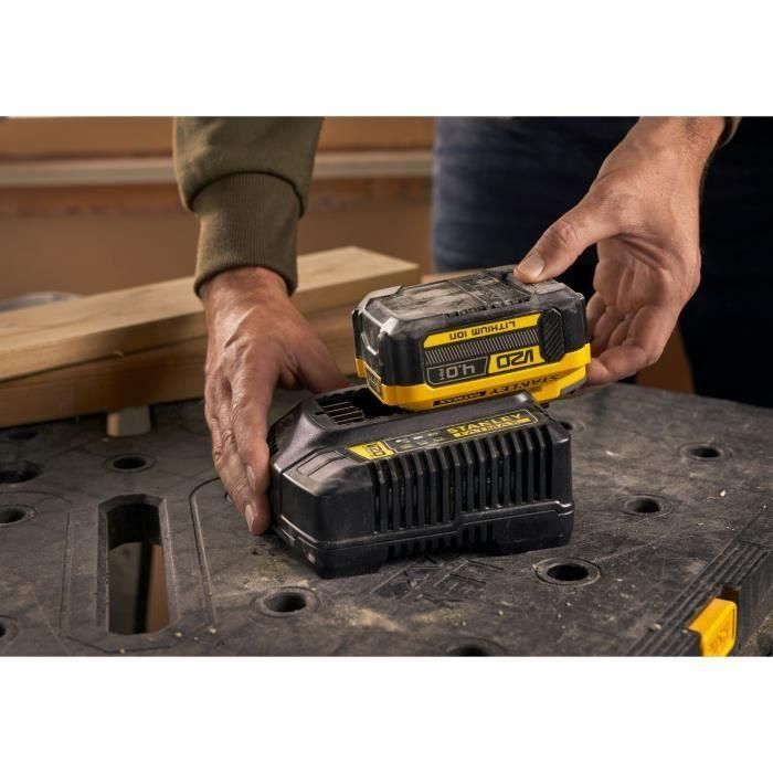 Cargador de 18 V y 4 A - Stanley Fatmax - Compatible con todas las baterías de la gama V20 - SFMCB14-QW 3