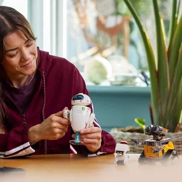 LEGO | Disney y Pixar 43279 WALL-E y EVE - Set de construcción DIY para adultos - Regalo 4 LEGO | Disney y Pixar 43279 WALL-E y EVE - Set de construcción DIY para adultos - Regalo 4