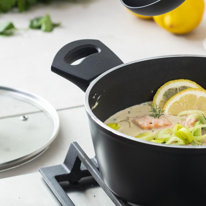 Cacerola con Tapa de Vidrio de Aluminio Forjado 28 cm con 2.8mm de Grosor y 3 Capas (4 Unidades) 4 Cacerola con Tapa de Vidrio de Aluminio Forjado 28 cm con 2.8mm de Grosor y 3 Capas (4 Unidades) 4