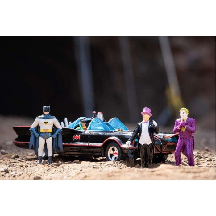 Coche metal batmóvil 1966 classic con 4 figuras de metal escala 1:24 19 cm 4