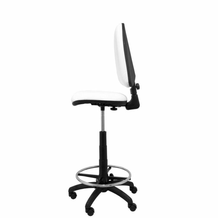 Piqueras y Crespo Taburete Ayna S-Brazos Regulable En Altura, Aro Reposapiés, Tapizado Símilpiel Blanco - Modelo T04 4 Piqueras y Crespo Taburete Ayna S-Brazos Regulable En Altura, Aro Reposapiés, Tapizado Símilpiel Blanco - Modelo T04 4