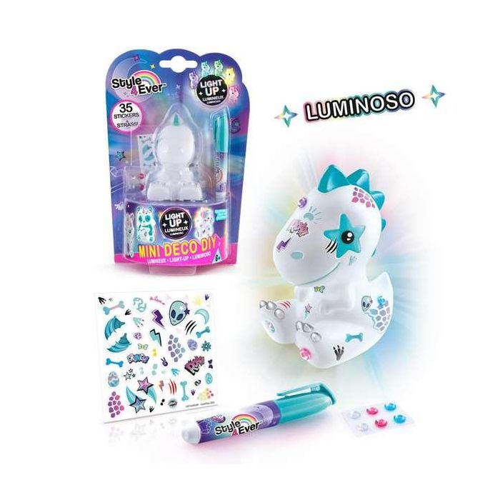 Decora tu personaje con pegatinas y rotuladores ¡con luz multicolor! 15x22x8 cm - modelos surtidos 5 Decora tu personaje con pegatinas y rotuladores ¡con luz multicolor! 15x22x8 cm - modelos surtidos 5