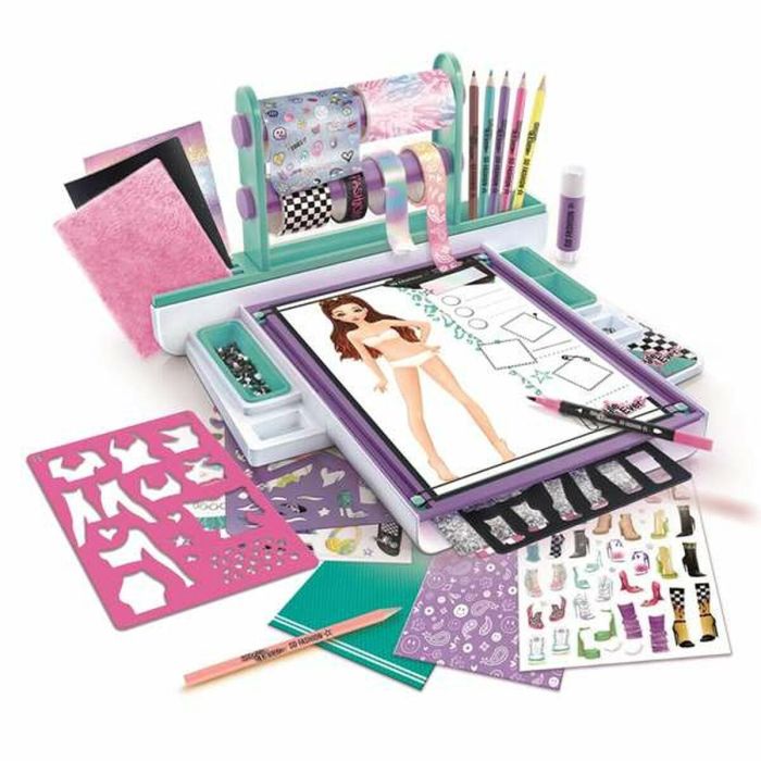 Fashion designer studio 7