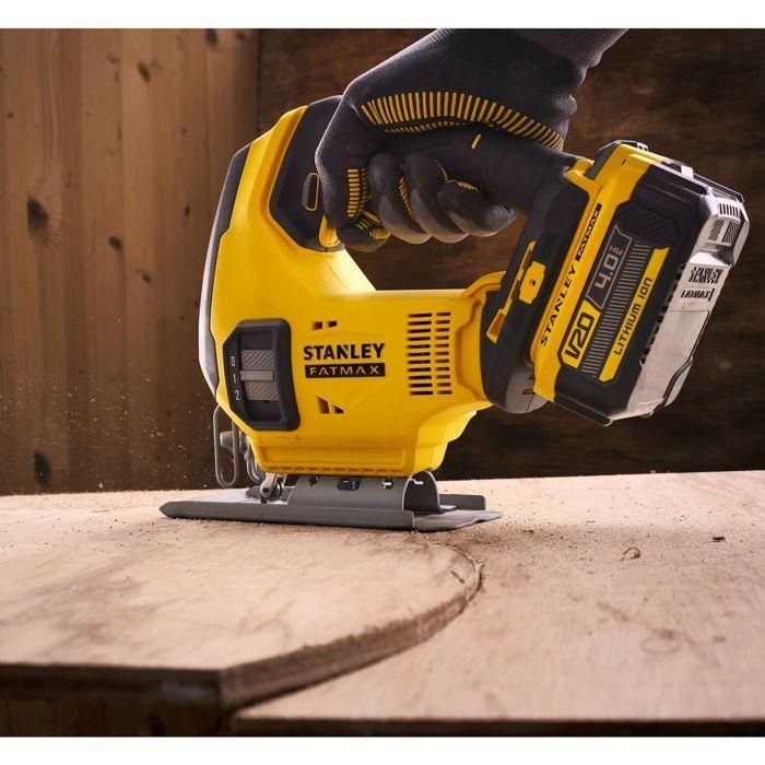 Stanley Fatmax SFMCS600M2K-QW Sierra de calar V20 Litio 18V con 2 Baterías 4Ah 4