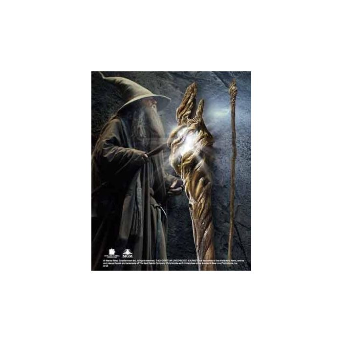 The Noble Collection Replica Vara de Gandalf con Luz - El Hobbit, Altamente Detallada, 185 cm The Noble Collection Replica Vara de Gandalf con Luz - El Hobbit, Altamente Detallada, 185 cm