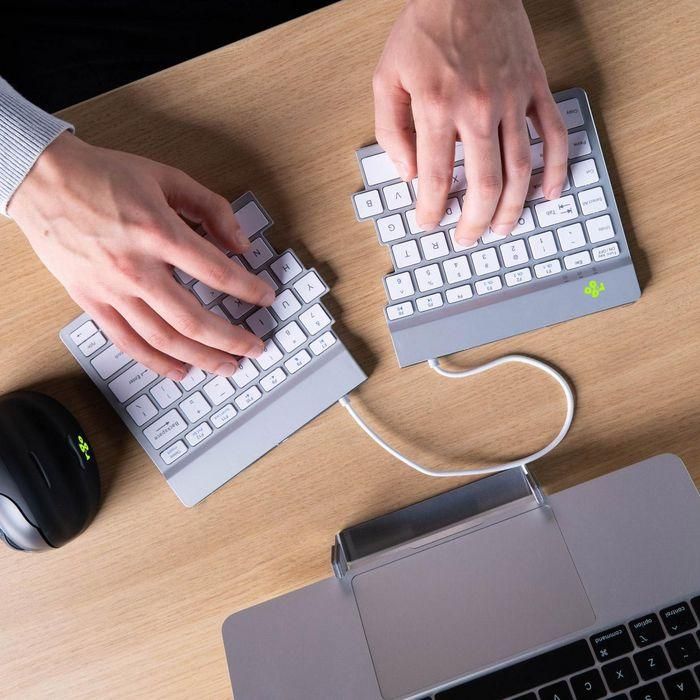 R-Go Tools Ergonomic keyboard R-Go Split Break with break software, ergonomic split keyboard, QWERTY (US), Bluetooth, white 1 R-Go Tools Ergonomic keyboard R-Go Split Break with break software, ergonomic split keyboard, QWERTY (US), Bluetooth, white 1