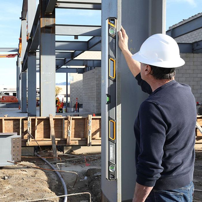 Toughbuilt TB-H2-L-M120LH-M Nivel Magnético Tubular con Burbuja Iluminada de 120cm 5