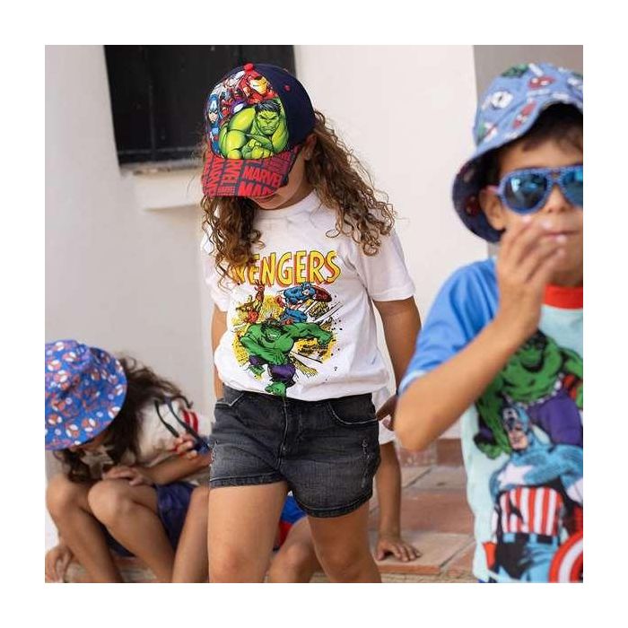 Cerdá Set de Gorra para Niños y Niñas, 53 cm, con Gafas de Sol a Juego, Diseño Avengers, Ideal para Edad de 2 a 8 Años, Color Negro 3