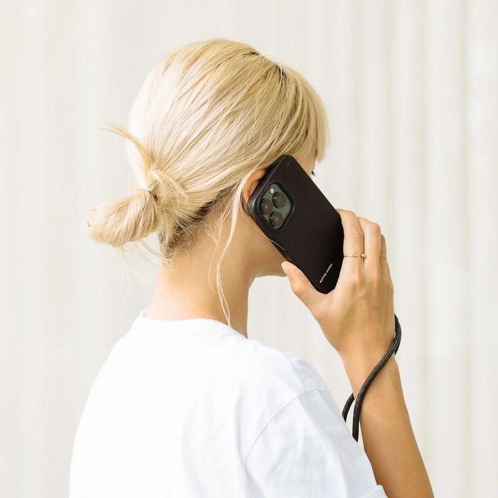 Native Union (Re)Classic Case para iPhone 15 - Funda protectora MagSafe duradera, fabricada con materiales vegetales y reciclados, diseño elegante. 6