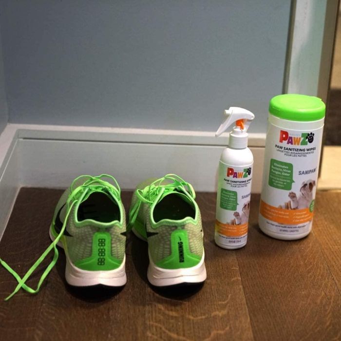 Pawz SaniPaw Spray Desinfectante y Limpiador de Patas para Perros 236ml - Elimina Bacterias, Olores, Mantiene Patas Sanas 4 Pawz SaniPaw Spray Desinfectante y Limpiador de Patas para Perros 236ml - Elimina Bacterias, Olores, Mantiene Patas Sanas 4