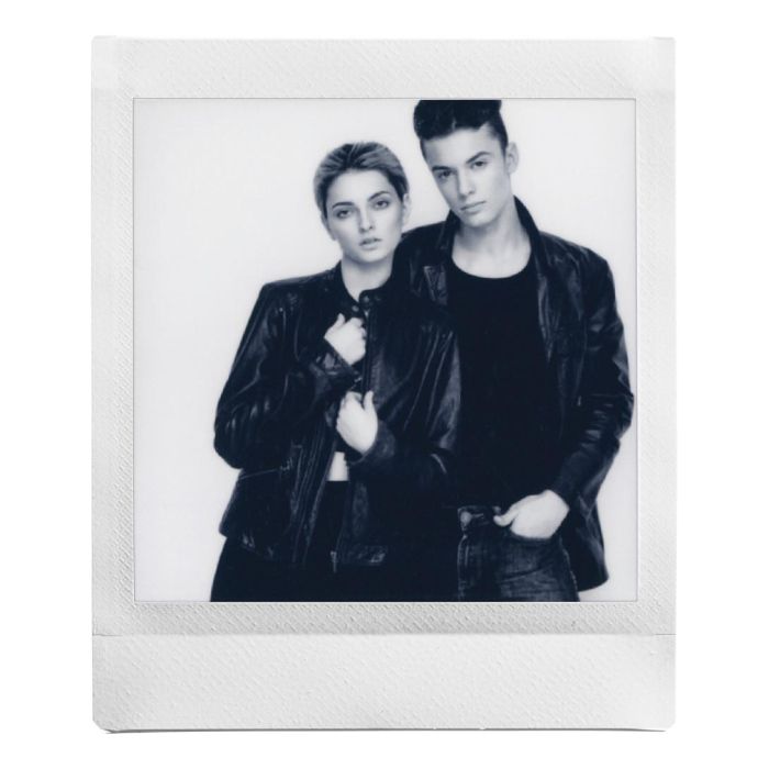 FUJIFILM Instax Square Film Monochrome, Película en Blanco y Negro, 10 Hojas, Compatible con SQ10, SQ6, SQ1 (1) 1 FUJIFILM Instax Square Film Monochrome, Película en Blanco y Negro, 10 Hojas, Compatible con SQ10, SQ6, SQ1 (1) 1