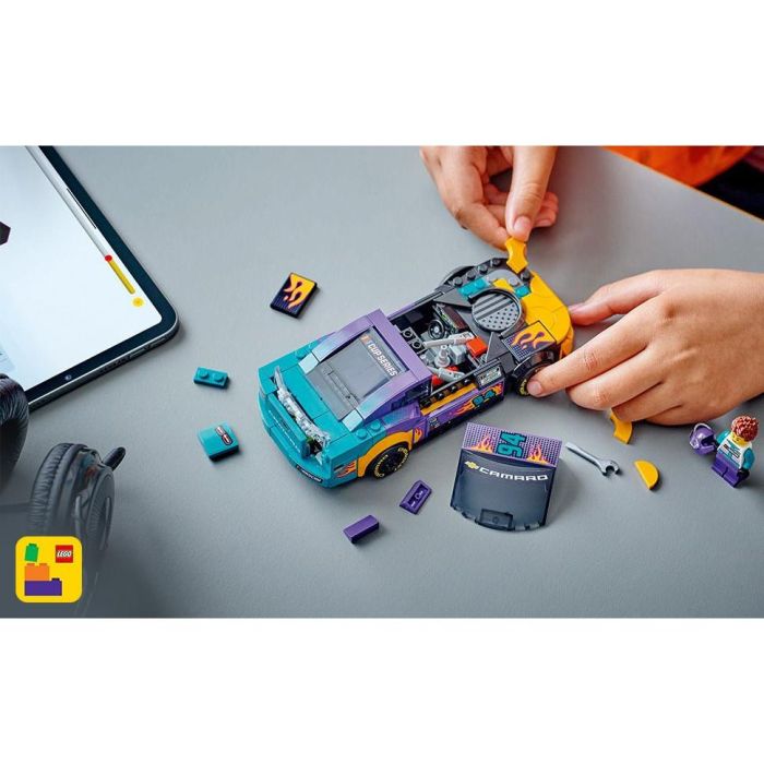 LEGO Speed Champions NASCAR Next Gen Chevrolet Camaro ZL1 Juego de Construcción para Niños a partir de 9 Años con 328 Piezas 10