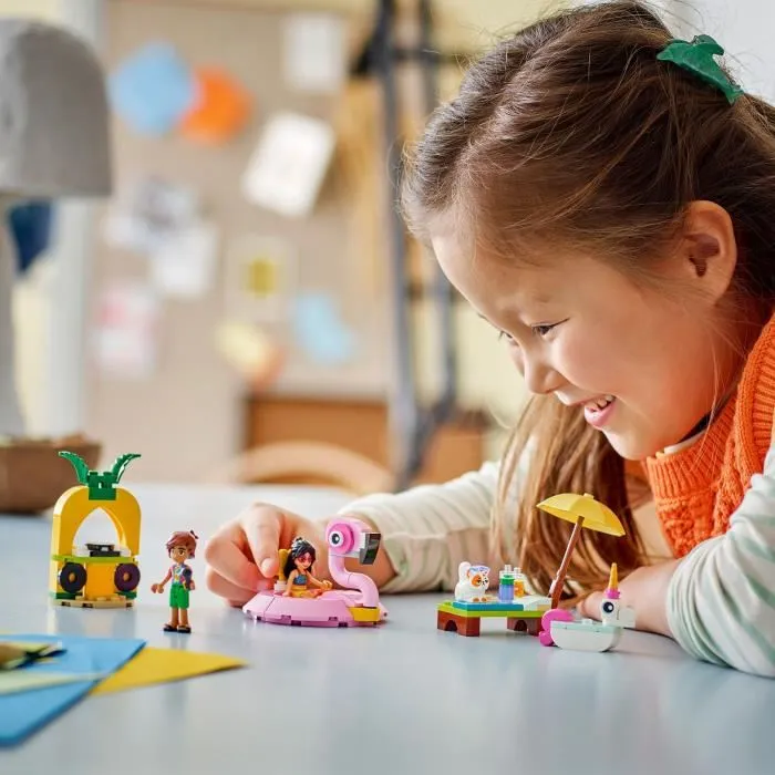 Lego Friends 42658 Fiesta en la Piscina con Flotadores de Unicornio y Flamenco, Juego de Construcción para Niños y Niñas a partir de 5 Años 4