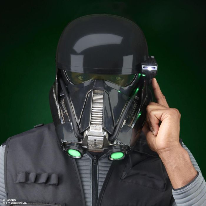 Hasbro Star Wars The Black Series Casco Electrónico Premium de Soldado de la Muerte Imperial con LED Avanzados, Artículo de Cosplay, a partir de 14 Años 9