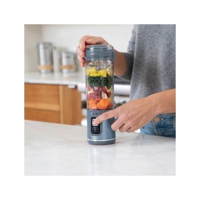 Batidora de vaso portátil Ninja AZUL, 530 ml, USB-C, apta para smoothies y bebidas frías, incluye vaso y tapa de viaje 3 Batidora de vaso portátil Ninja AZUL, 530 ml, USB-C, apta para smoothies y bebidas frías, incluye vaso y tapa de viaje 3