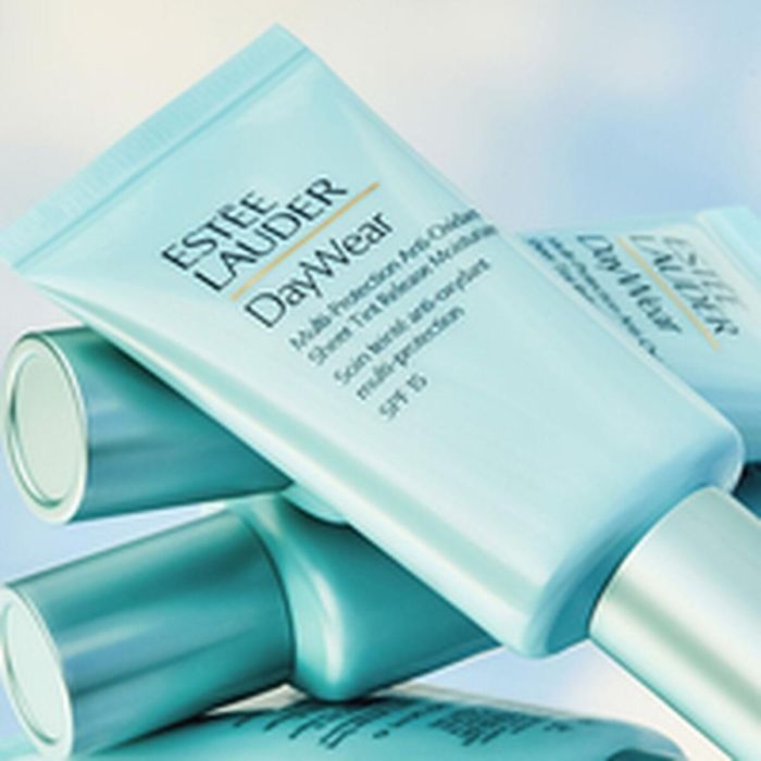 Estée Lauder Iln47217 DAYWEAR Crema de Día con Color SPF15. Hidratación 24 Horas. Protección Antioxidante. Tono Natural 30 ml 2