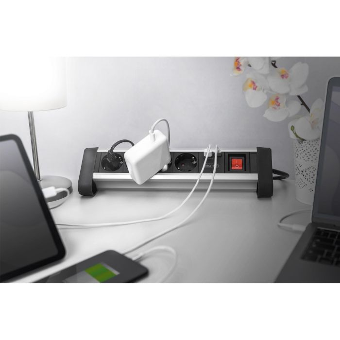 Digitus 4-Fach Steckdosenleiste mit 2xUSB-A und Schalter Schwarz/Silver 6 Digitus 4-Fach Steckdosenleiste mit 2xUSB-A und Schalter Schwarz/Silver 6