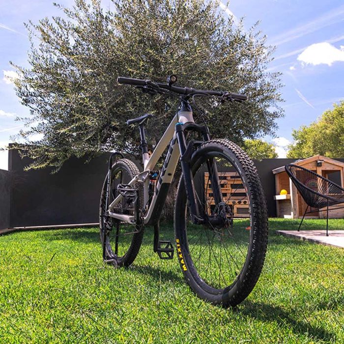 Edm Foco Led Aluminio Recargable 180 Lm Bicicleta Frontal 5W 9