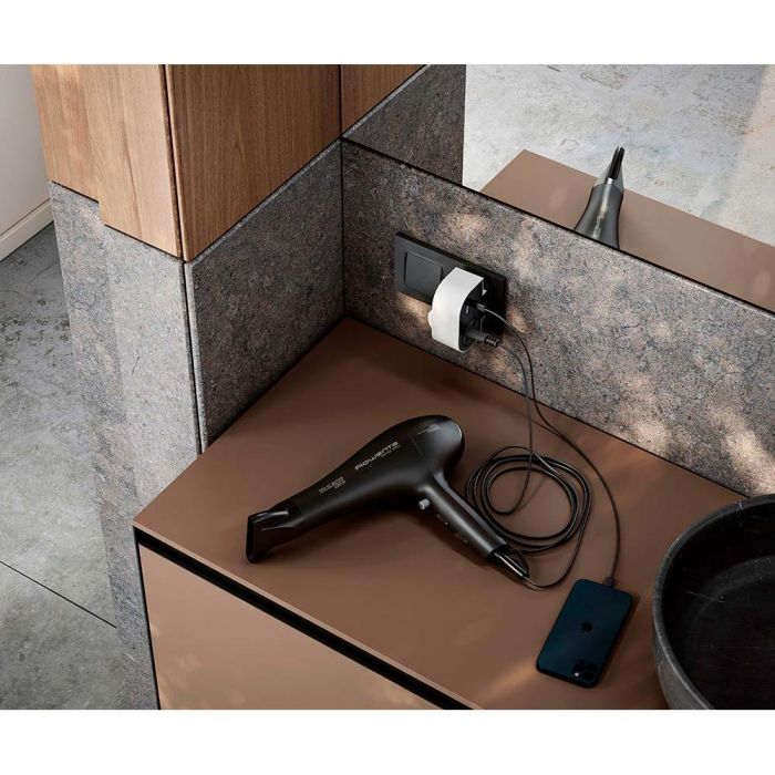 Adaptador giratorio schuko 1 toma + usb a+c 30 W 16 a 250 v~ 1 Adaptador giratorio schuko 1 toma + usb a+c 30 W 16 a 250 v~ 1