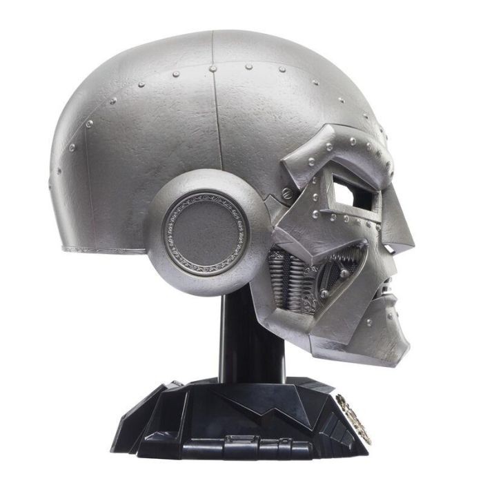 Hasbro Marvel Legends Casco Roleplay Premium Doctor Muerte | Réplica Escala 1:1 | Incluye Capucha y Base para Coleccionistas & Cosplay 7 Hasbro Marvel Legends Casco Roleplay Premium Doctor Muerte | Réplica Escala 1:1 | Incluye Capucha y Base para Coleccionistas & Cosplay 7
