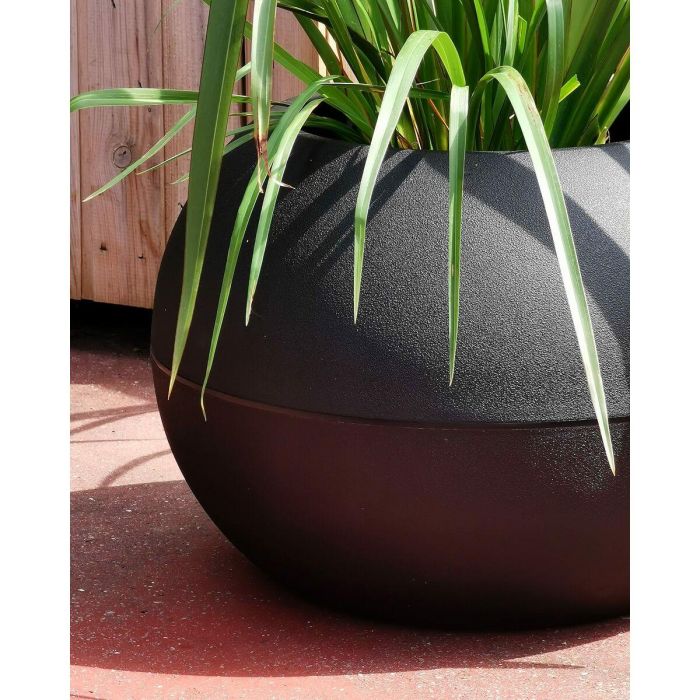 Riviera Maceta de Granito en Forma de Bola Diámetro 50 cm Color Negro 1 Riviera Maceta de Granito en Forma de Bola Diámetro 50 cm Color Negro 1