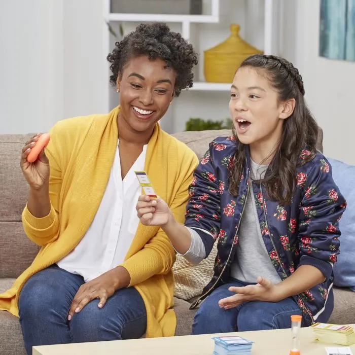 Hasbro Gaming Taboo Family Edition Juego de Mesa Juego de Rompecabezas Francés Versión Familiar con Tarjetas para Niños y Padres Celebrando 30 Años Hasbro Gaming Taboo Family Edition Juego de Mesa Juego de Rompecabezas Francés Versión Familiar con Tarjetas para Niños y Padres Celebrando 30 Años