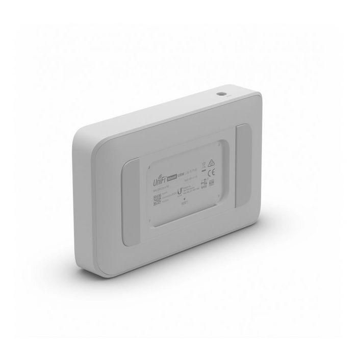 Ubiquiti Layer 2, 8 x RJ45, 4 x 802.3at PoE+, Gigabit Ethernet, 99.6 x 163.7 x 31.7 mm 4 Ubiquiti Layer 2, 8 x RJ45, 4 x 802.3at PoE+, Gigabit Ethernet, 99.6 x 163.7 x 31.7 mm 4