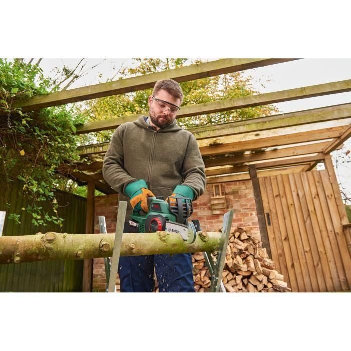 BOSCH UniversalChain 18 Cordless Chainsaw - Herramienta solo sin batería 1 BOSCH UniversalChain 18 Cordless Chainsaw - Herramienta solo sin batería 1