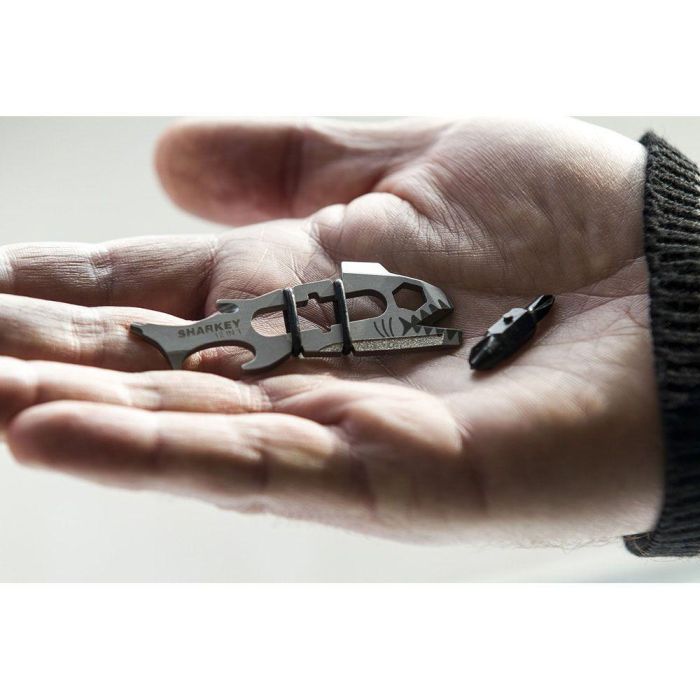 True Multiherramienta Sharkey 12 en 1: Destornilladores, Abrebotellas, Abrelatas, Lima, Tijera, Sierra y Más 8