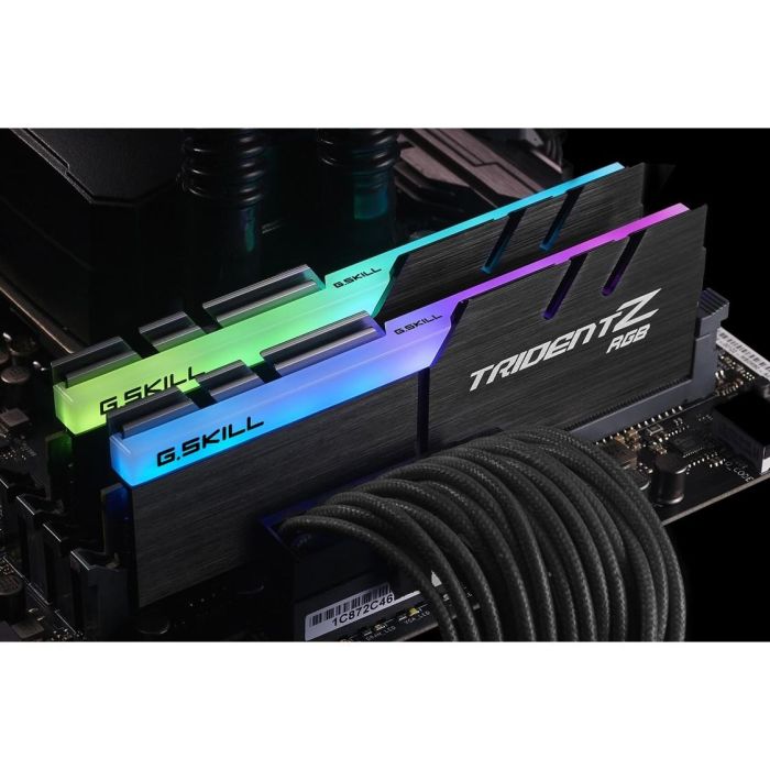 G.Skill F4-3200C16D-16GTZR Trident Z RGB 16GB (2x8GB) DDR4 3200MHz CL16 DIMM para PC/servidor, Negro 2 G.Skill F4-3200C16D-16GTZR Trident Z RGB 16GB (2x8GB) DDR4 3200MHz CL16 DIMM para PC/servidor, Negro 2